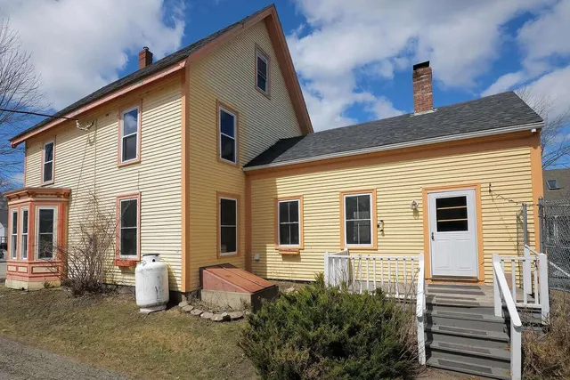 $159,000 | 25 Center Street, Machias, ME 04654