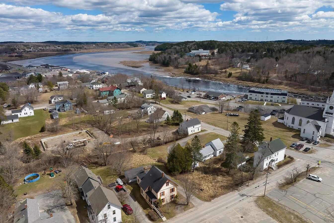 25 Center Street Machias, ME 04654 - Photo 5 of 50 Ferguson.5