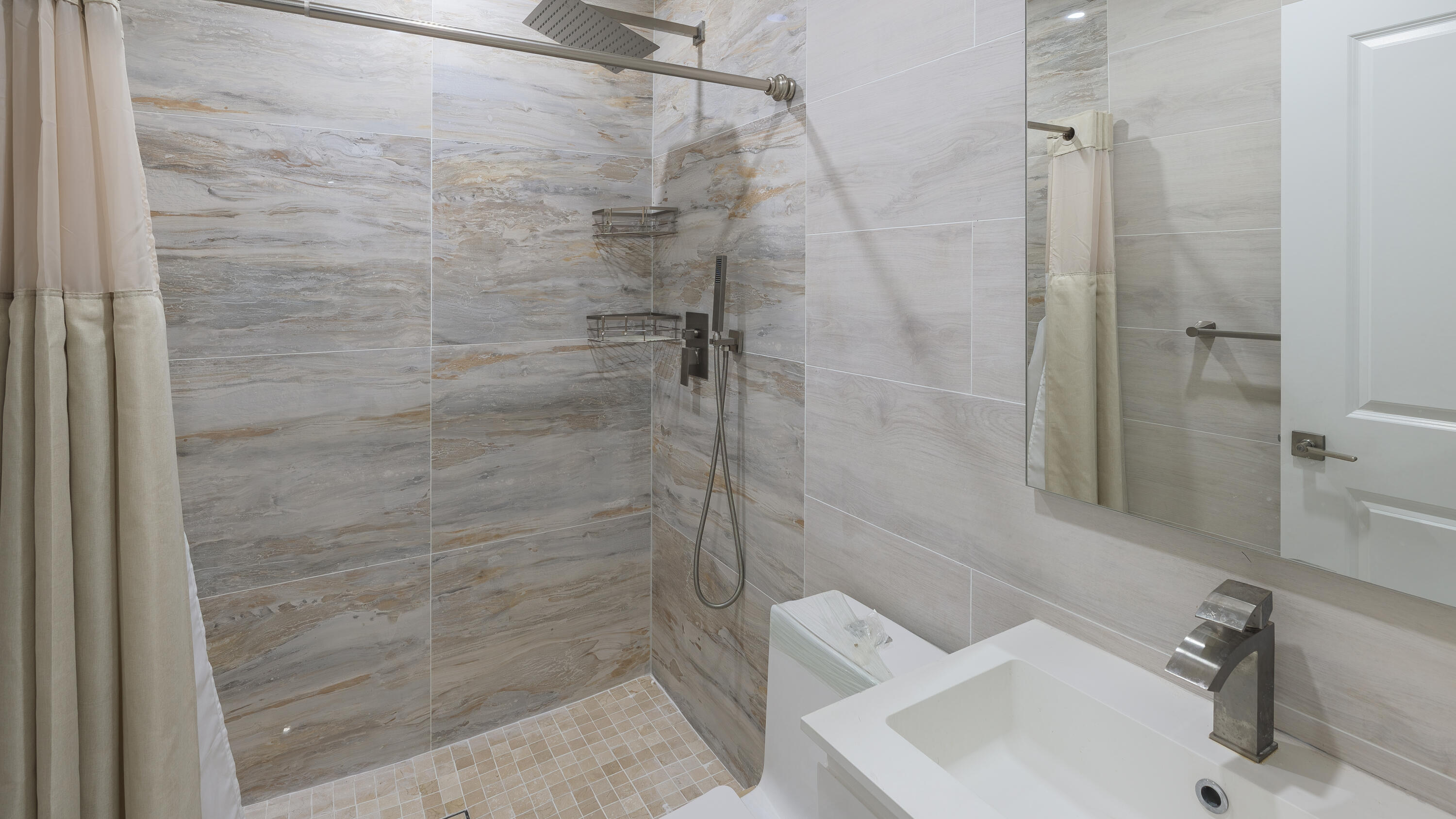 203 Antigua Road Tavernier, FL 33070 - Photo 16 of 30 13 - 2nd Floor Bathroom
