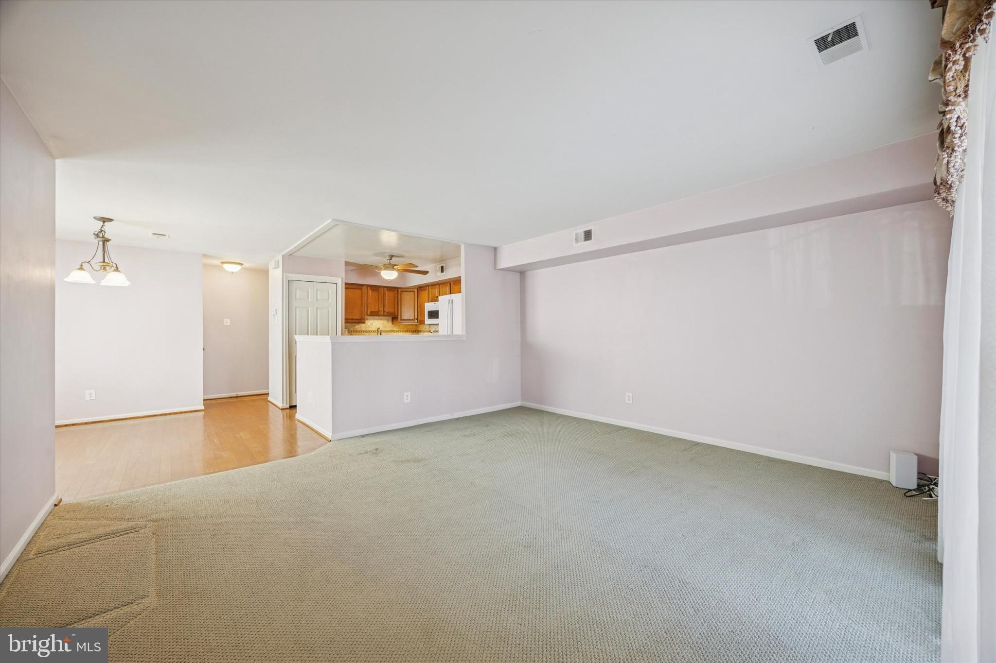 94 Ramsgate Court, Unit 210 U94 Blue Bell, PA 19422 - Photo 3 of 24 Spacious living area