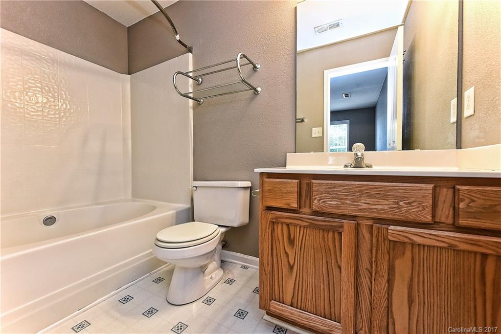 1050 Hipp Road Charlotte, NC 28216 - Photo 18 of 24 Gallery Image 18