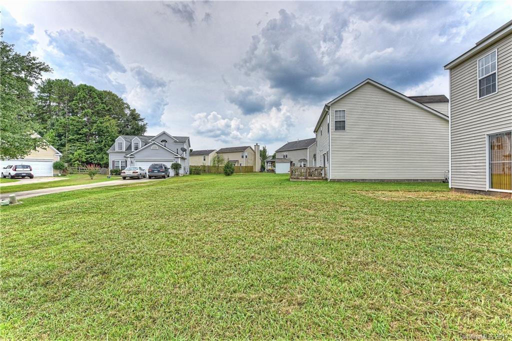 1050 Hipp Road Charlotte, NC 28216 - Photo 23 of 24 Gallery Image 23