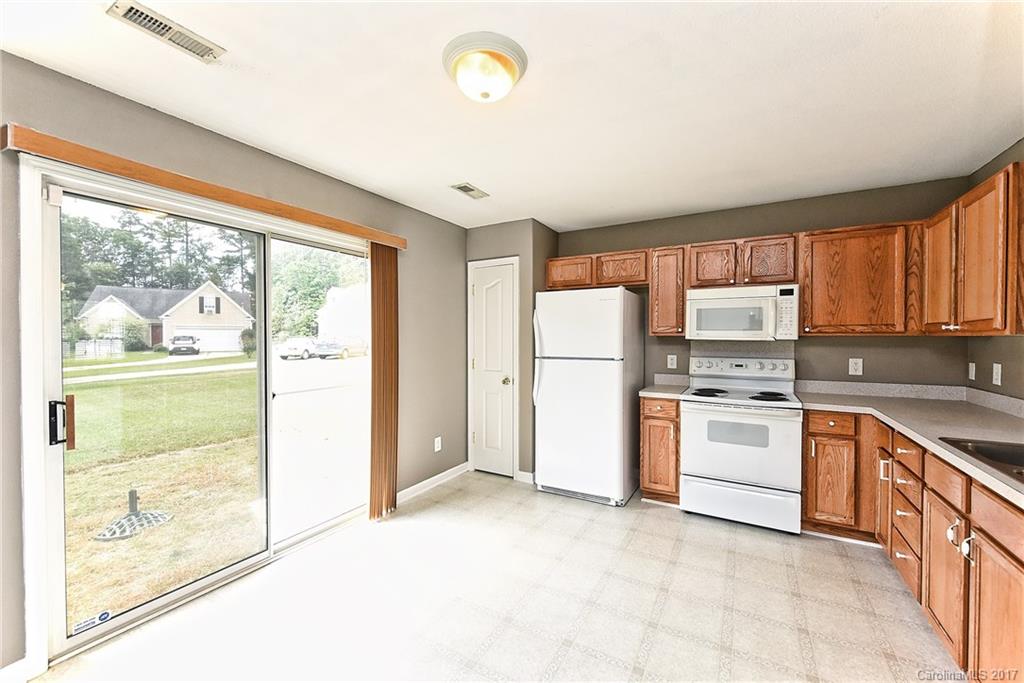 1050 Hipp Road Charlotte, NC 28216 - Photo 8 of 24 Gallery Image 8