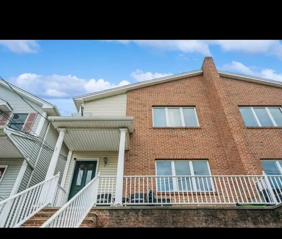 $2,700 | 161 West 53rd Street, Unit 2, Bayonne, NJ 07002