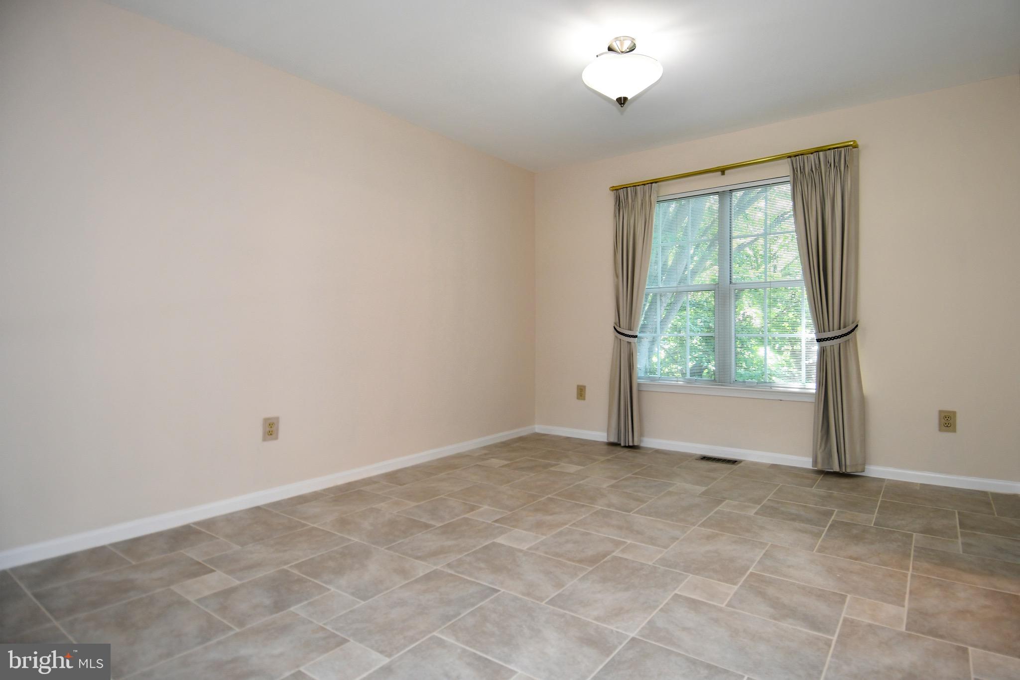 11061 Tottenham Lane Reston, VA 20194 - Photo 16 of 89