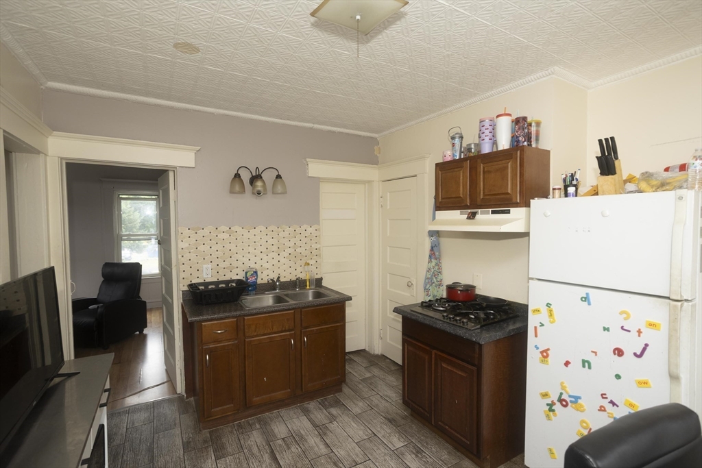 10 Monroe Street Springfield, MA 01109 - Photo 22 of 36