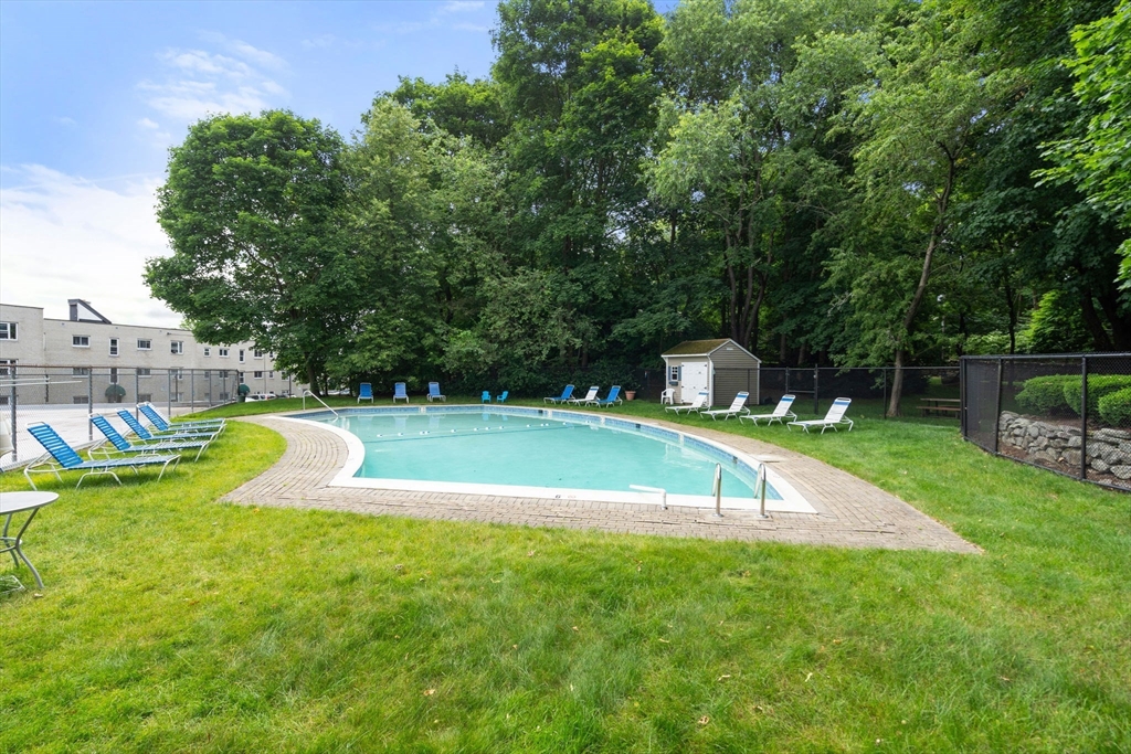 22 Chestnut Place, Unit M3 Brookline, MA 02445 - Photo 18 of 20