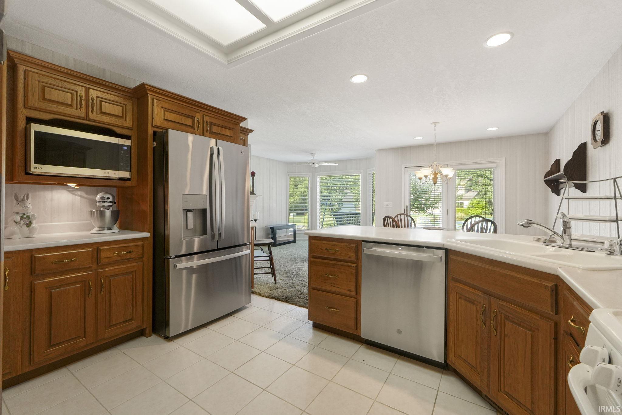 2106 Lake Ridge Drive Fort Wayne, IN 46804 - Photo 12 of 36 Gallery Image 12