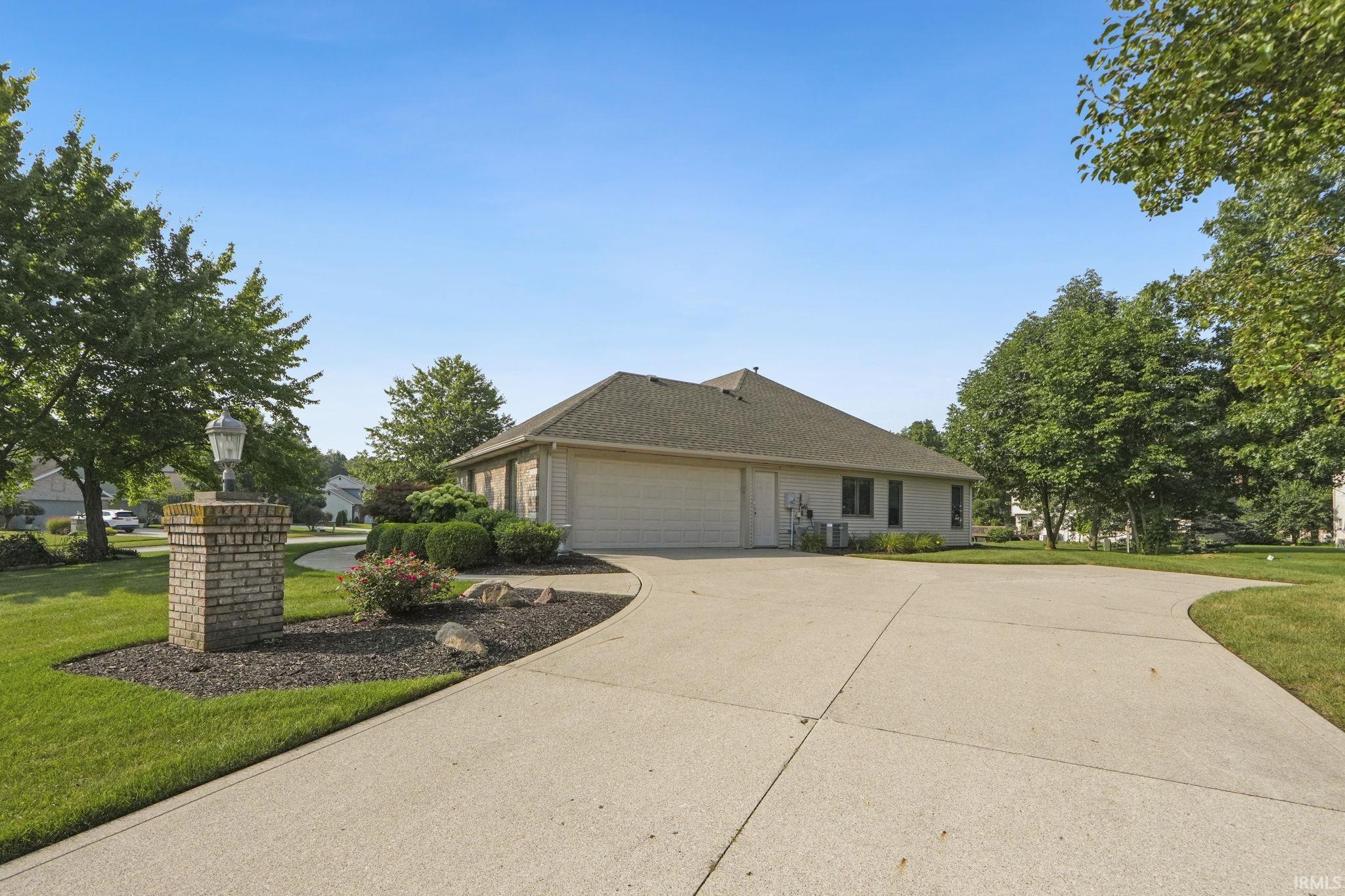 2106 Lake Ridge Drive Fort Wayne, IN 46804 - Photo 3 of 36 Gallery Image 3