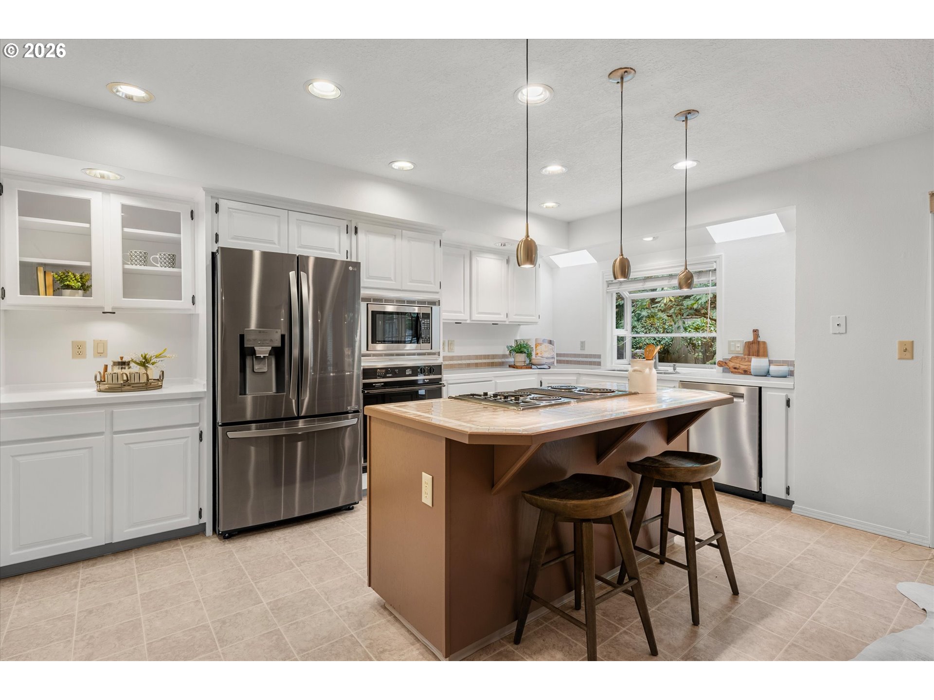 5428 Southwest Joshua Street Tualatin, OR 97062 - Photo 8 of 29 Kitchen