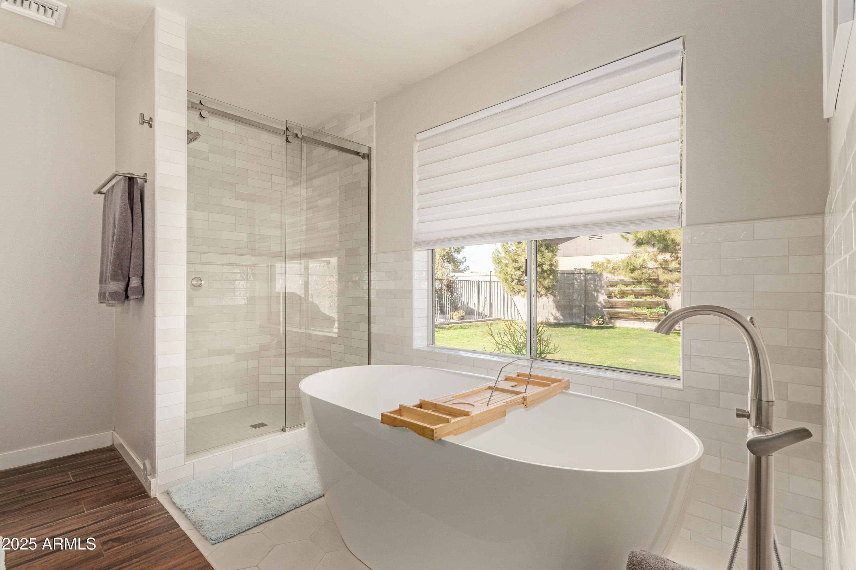 1506 East Gemini Drive Tempe, AZ 85283 - Photo 17 of 42 Gorgeous tub and shower