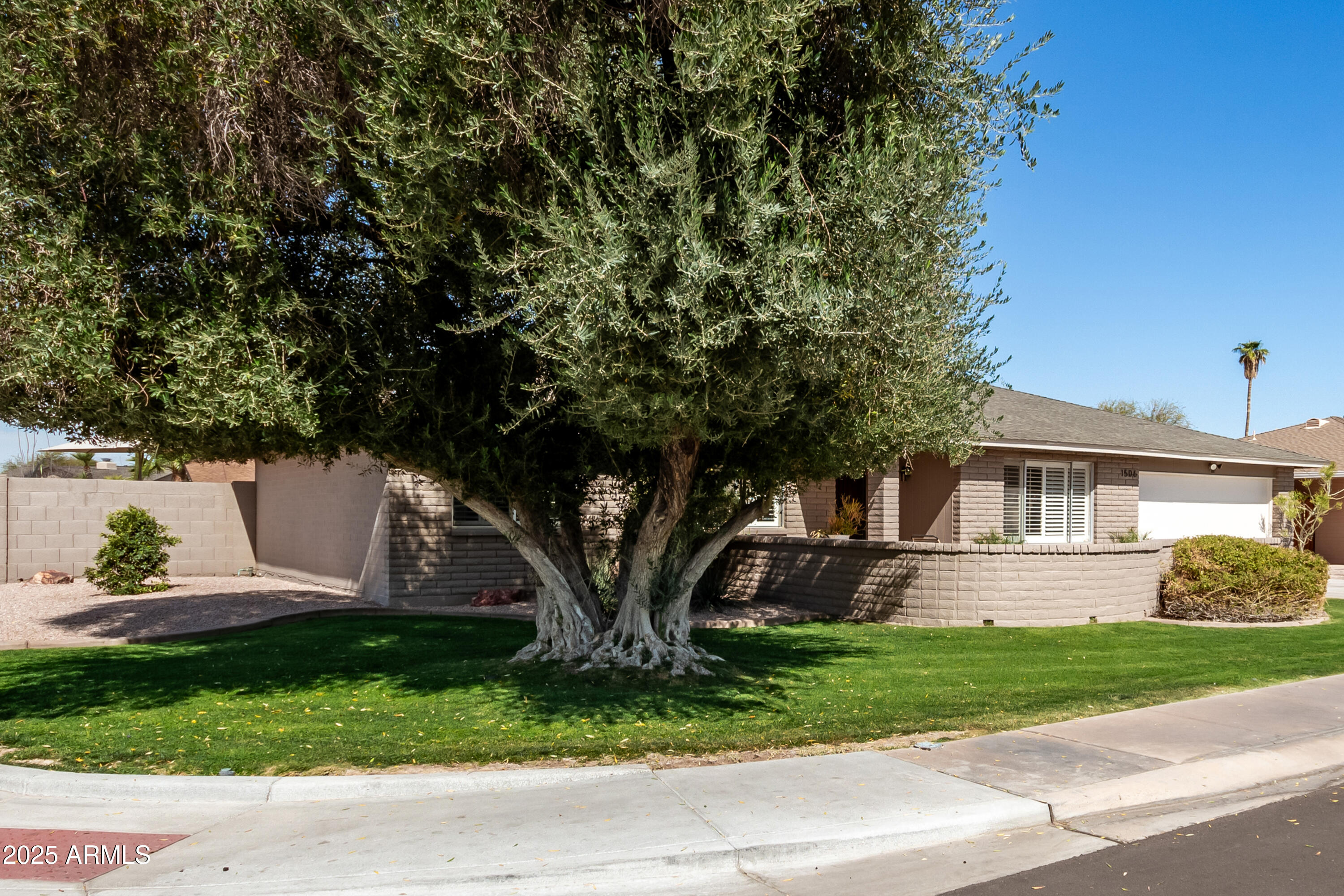 1506 East Gemini Drive Tempe, AZ 85283 - Photo 2 of 42 Corner lot