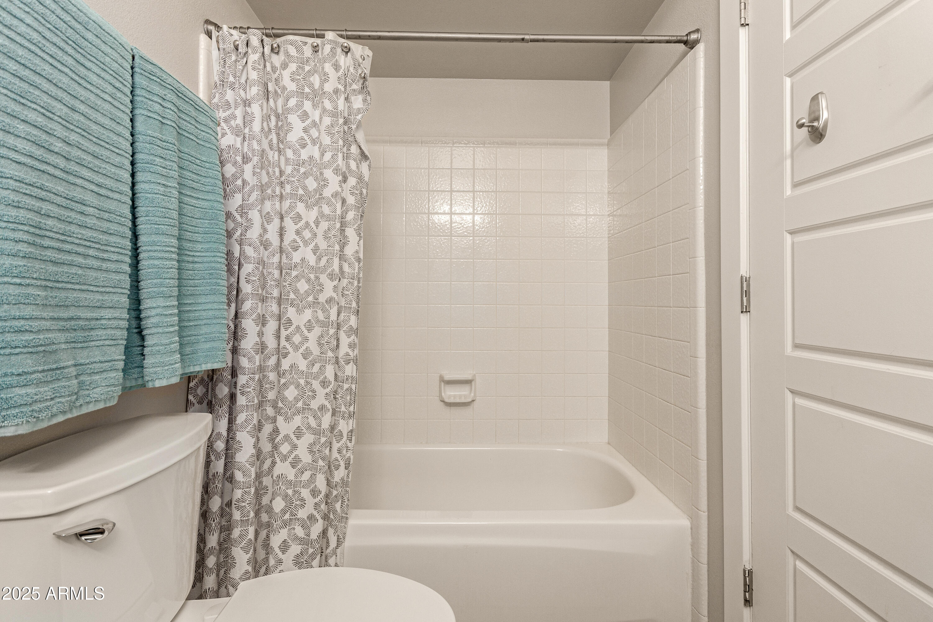 1506 East Gemini Drive Tempe, AZ 85283 - Photo 31 of 42 Full bath 3