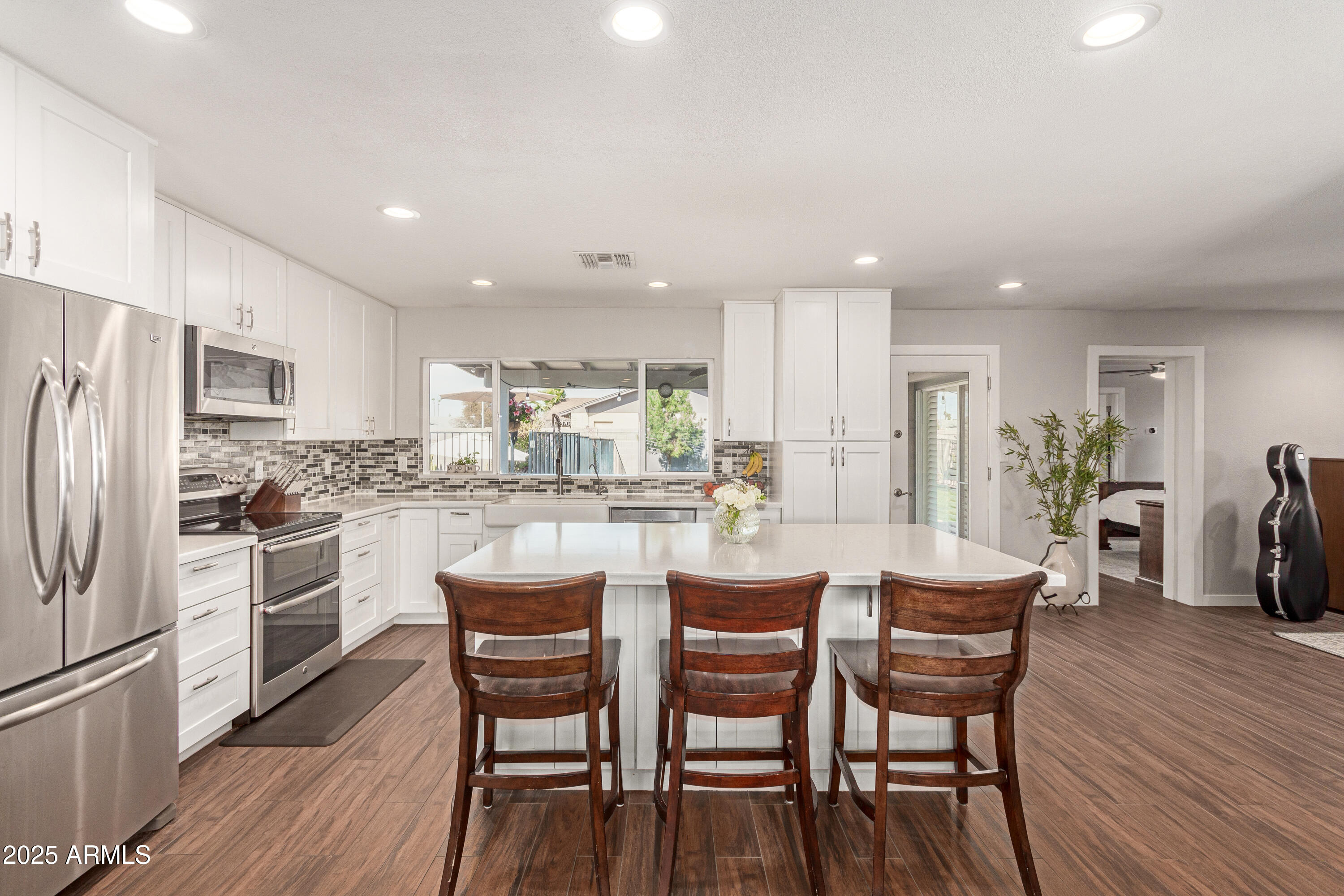 1506 East Gemini Drive Tempe, AZ 85283 - Photo 8 of 42 Open kitchen