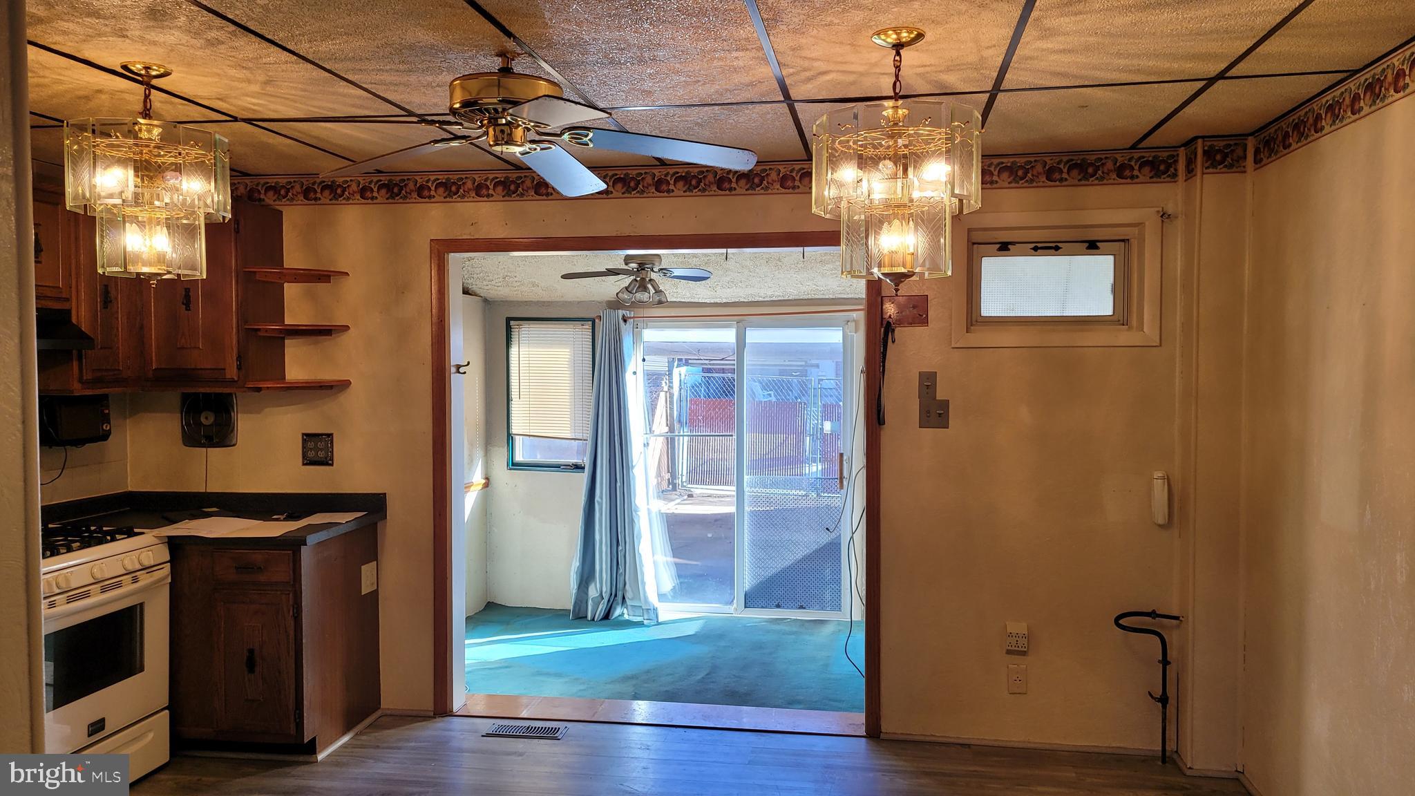 7819 Jamesford Road Baltimore, MD 21222 - Photo 7 of 43