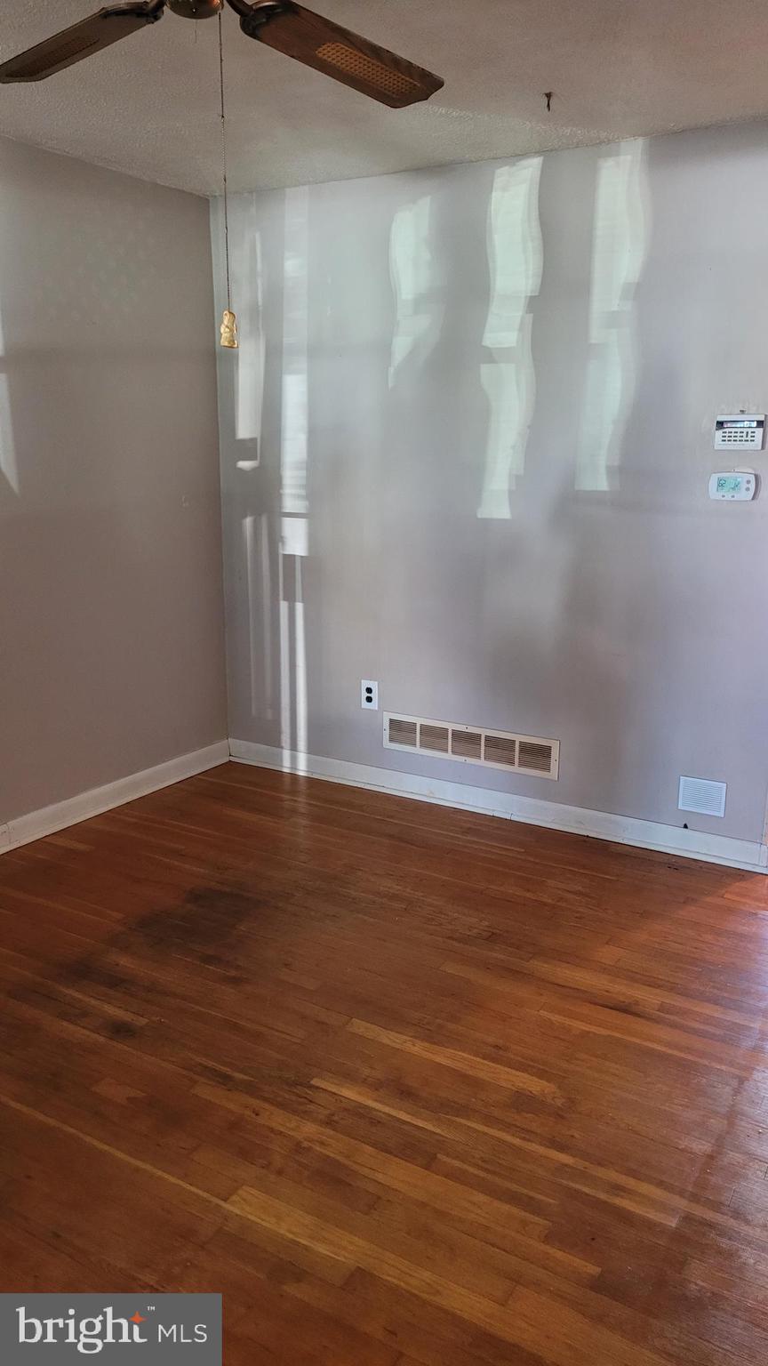 7819 Jamesford Road Baltimore, MD 21222 - Photo 8 of 43