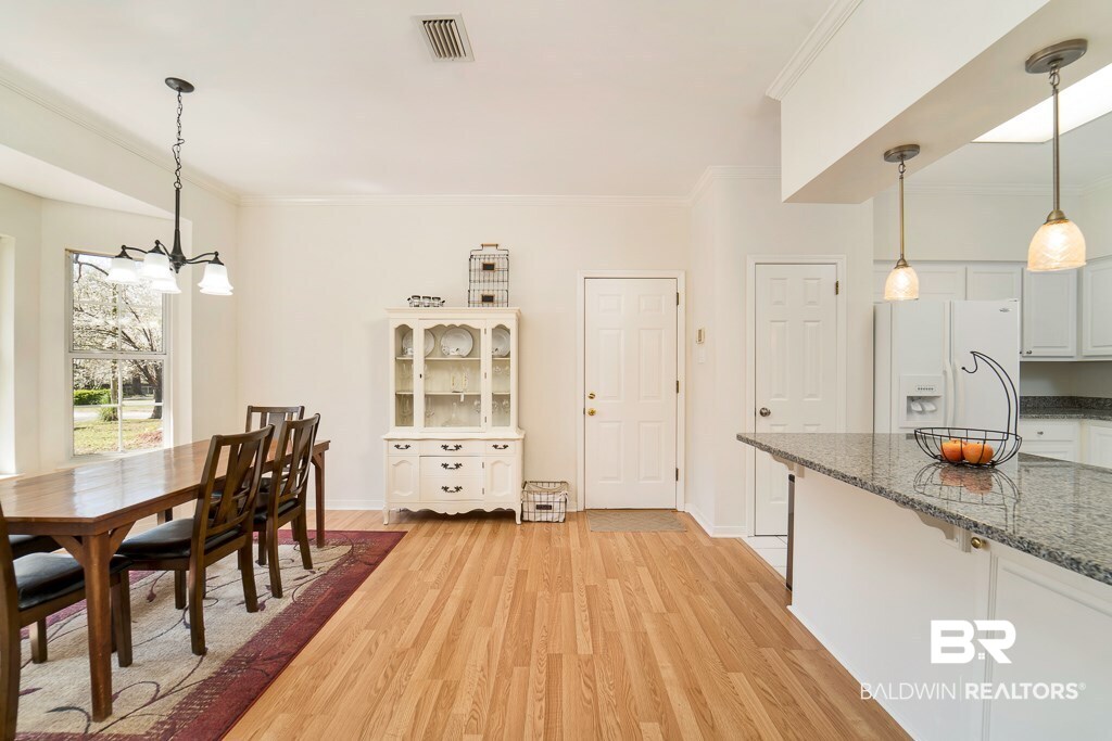 911 Wildwood Avenue Mobile, AL 36609 - Photo 8 of 23