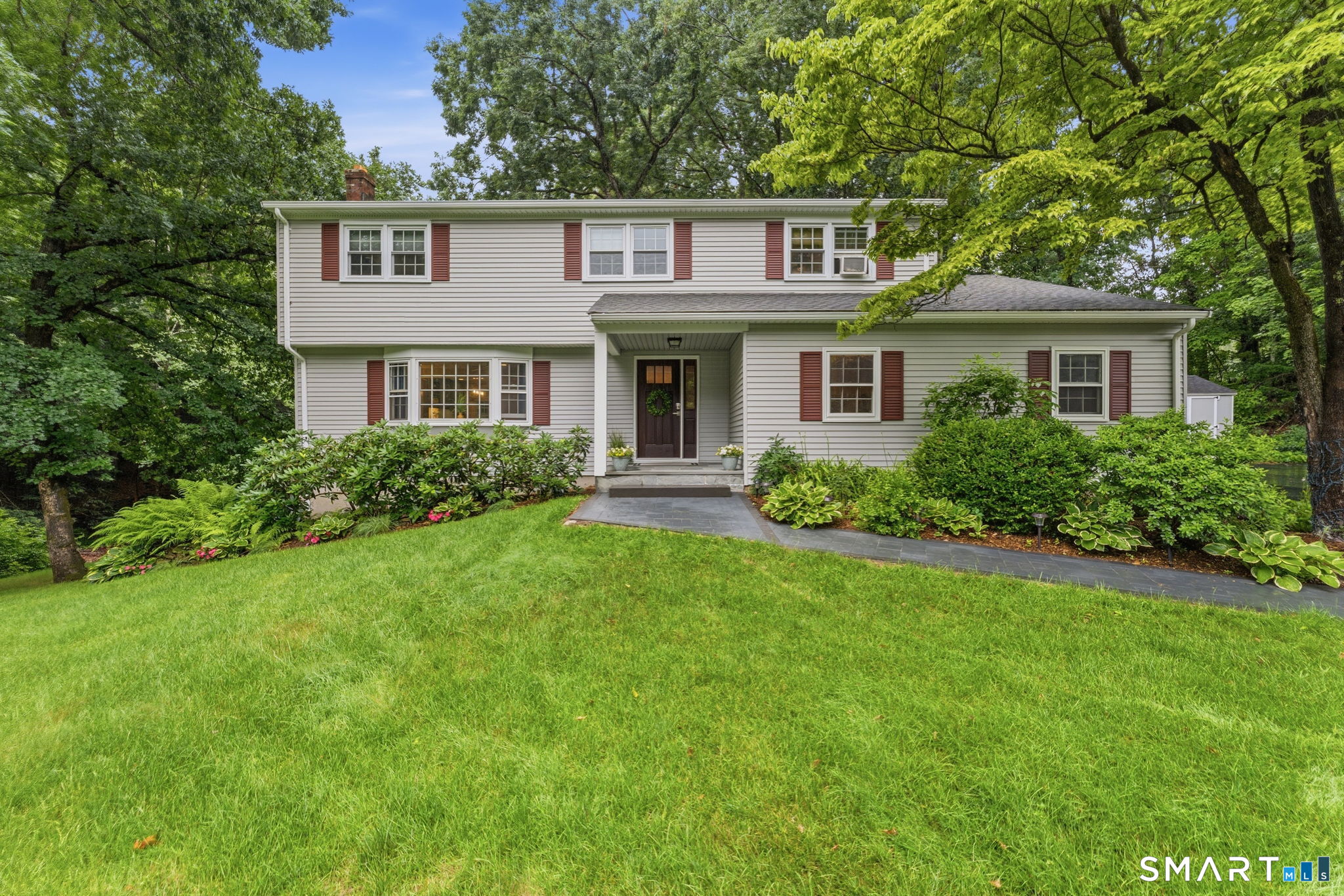 9 Banks Road Simsbury, CT 06092 - Photo 3 of 40