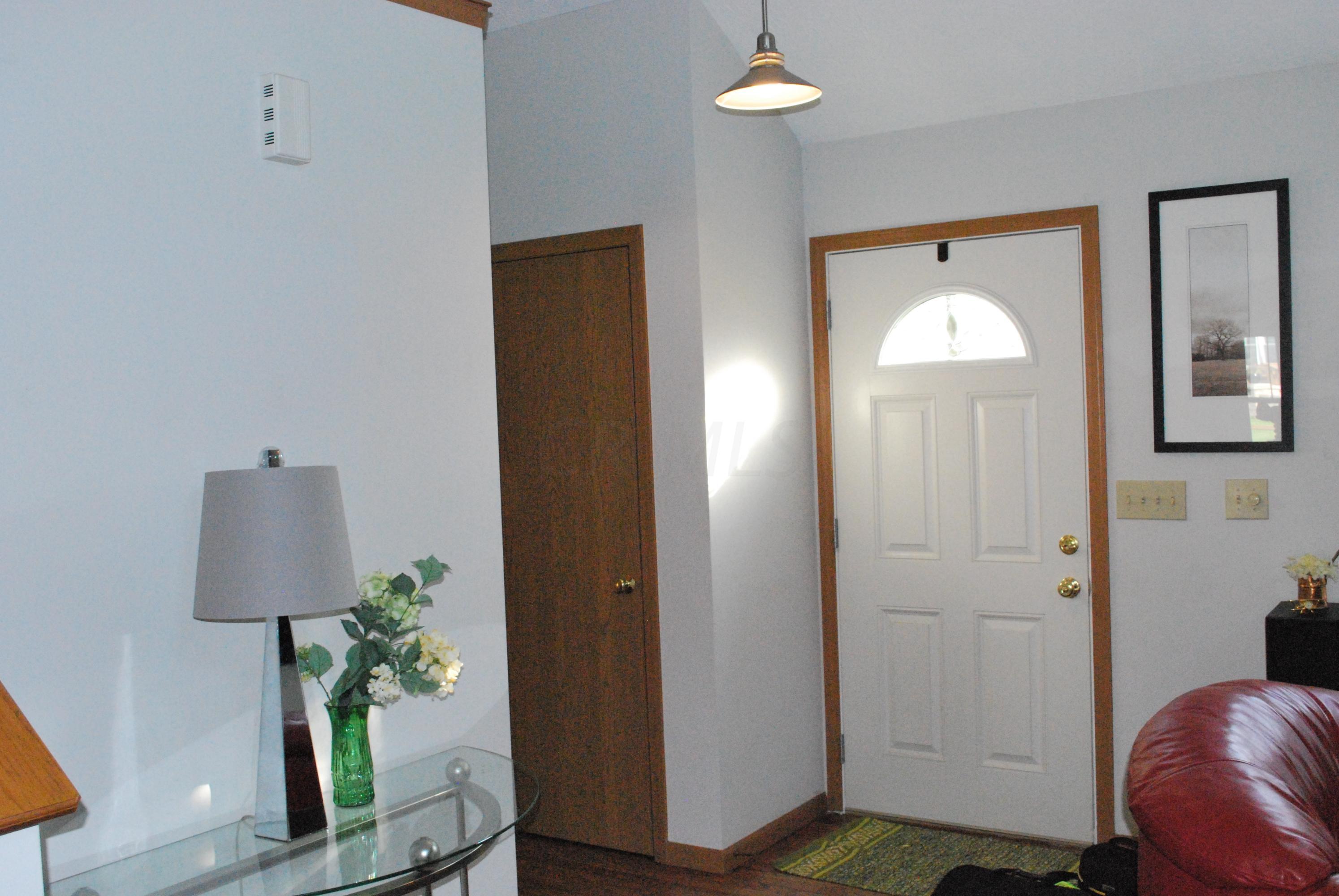 7859 Pinehill Road Lewis Center, OH 43035 - Photo 4 of 23 Gallery Image 4