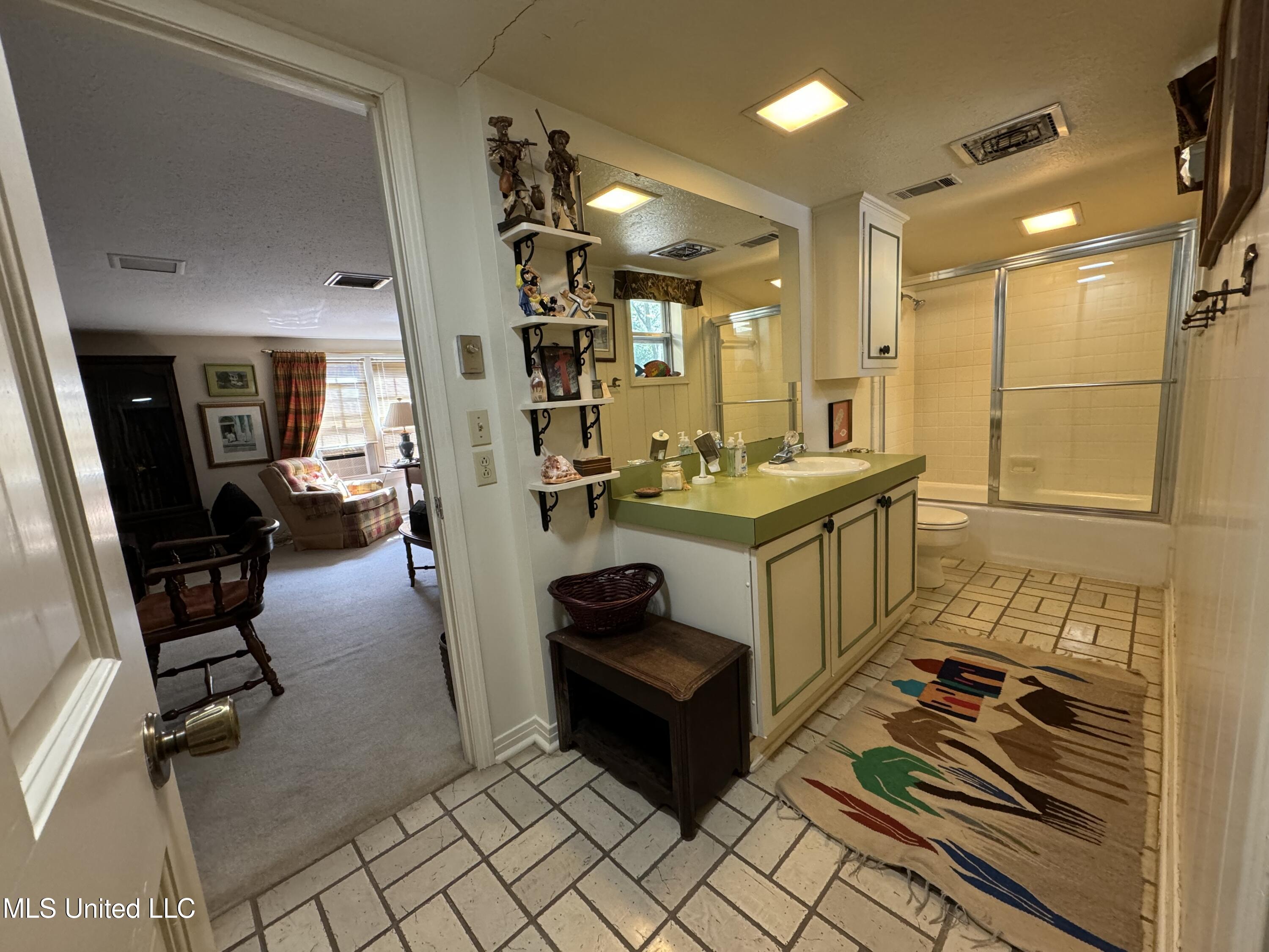 120 Ridgecrest Lane Clarksdale, MS 38614 - Photo 24 of 26 120 Ridgecrest bath