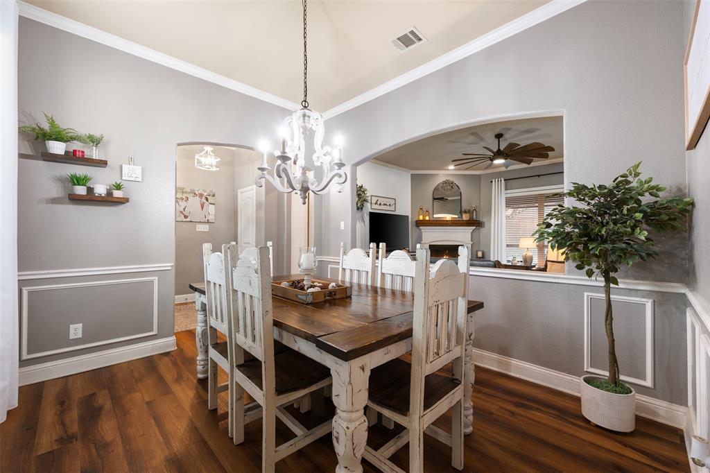 5200 Medallion Court Midlothian, TX 76065 - Photo 8 of 40