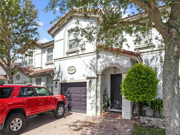 $3,800 | 8128 Northwest 108th Court, Unit 8128, Doral, FL 33178