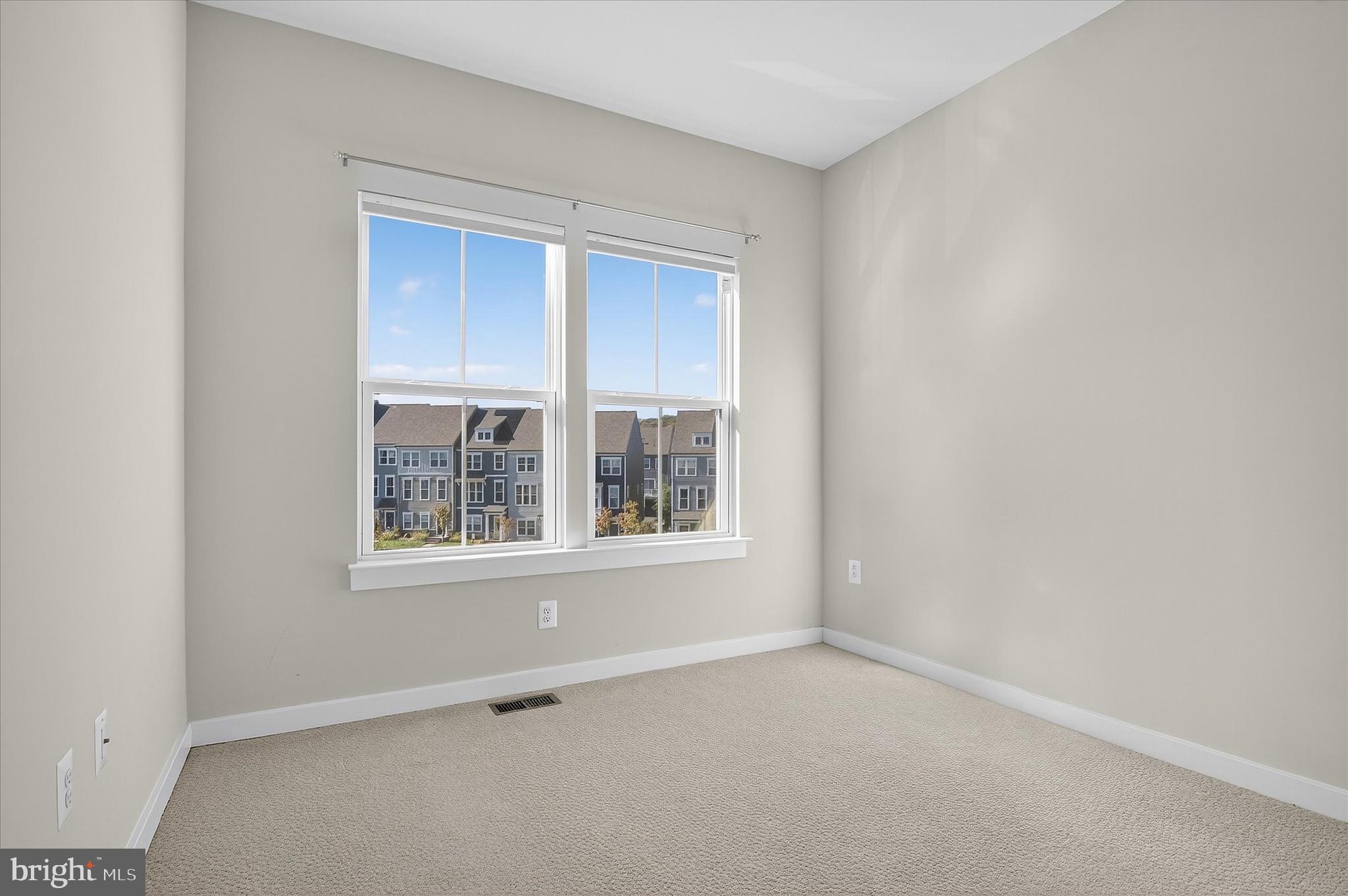 1681 Aspen Poplar Road Dumfries, VA 22026 - Photo 20 of 36 an empty room with a window