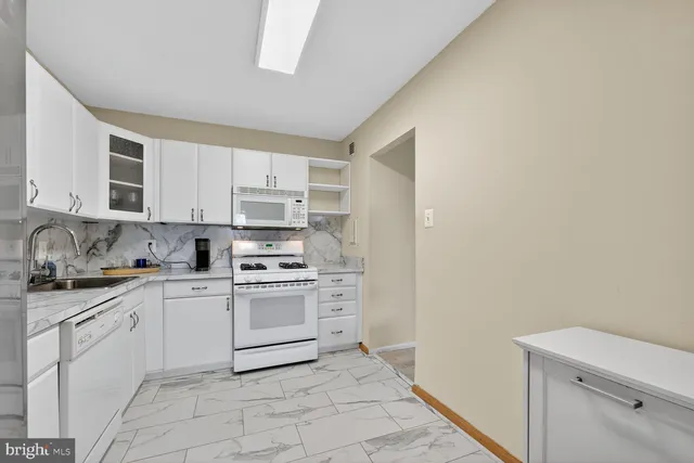 $220,000 | 1121 University Boulevard West, Unit 1104B, Silver Spring, MD 20902