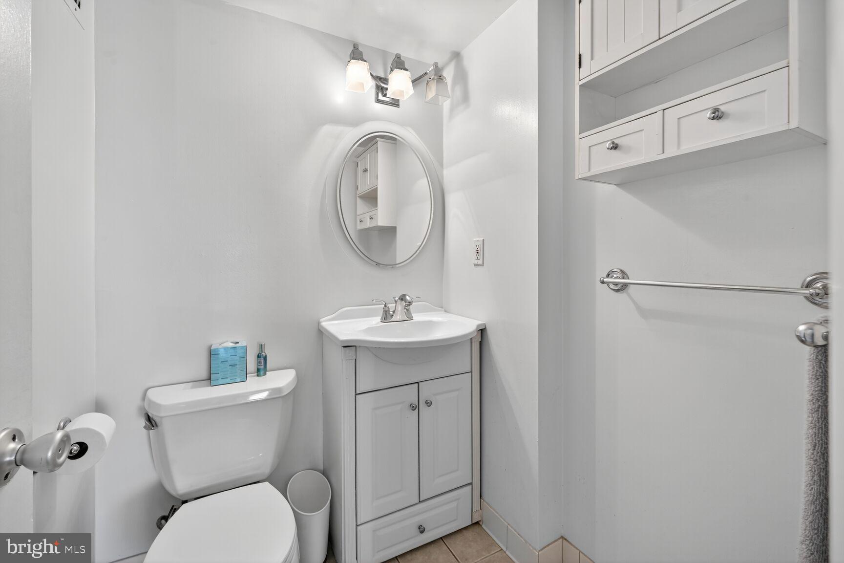 1121 University Boulevard West, Unit 1104B Silver Spring, MD 20902 - Photo 19 of 28 Primary Full Bath with Shower