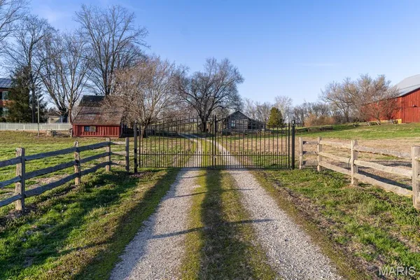 $1,850,000 | 15226 Boone Monument Road, Marthasville, MO 63357
