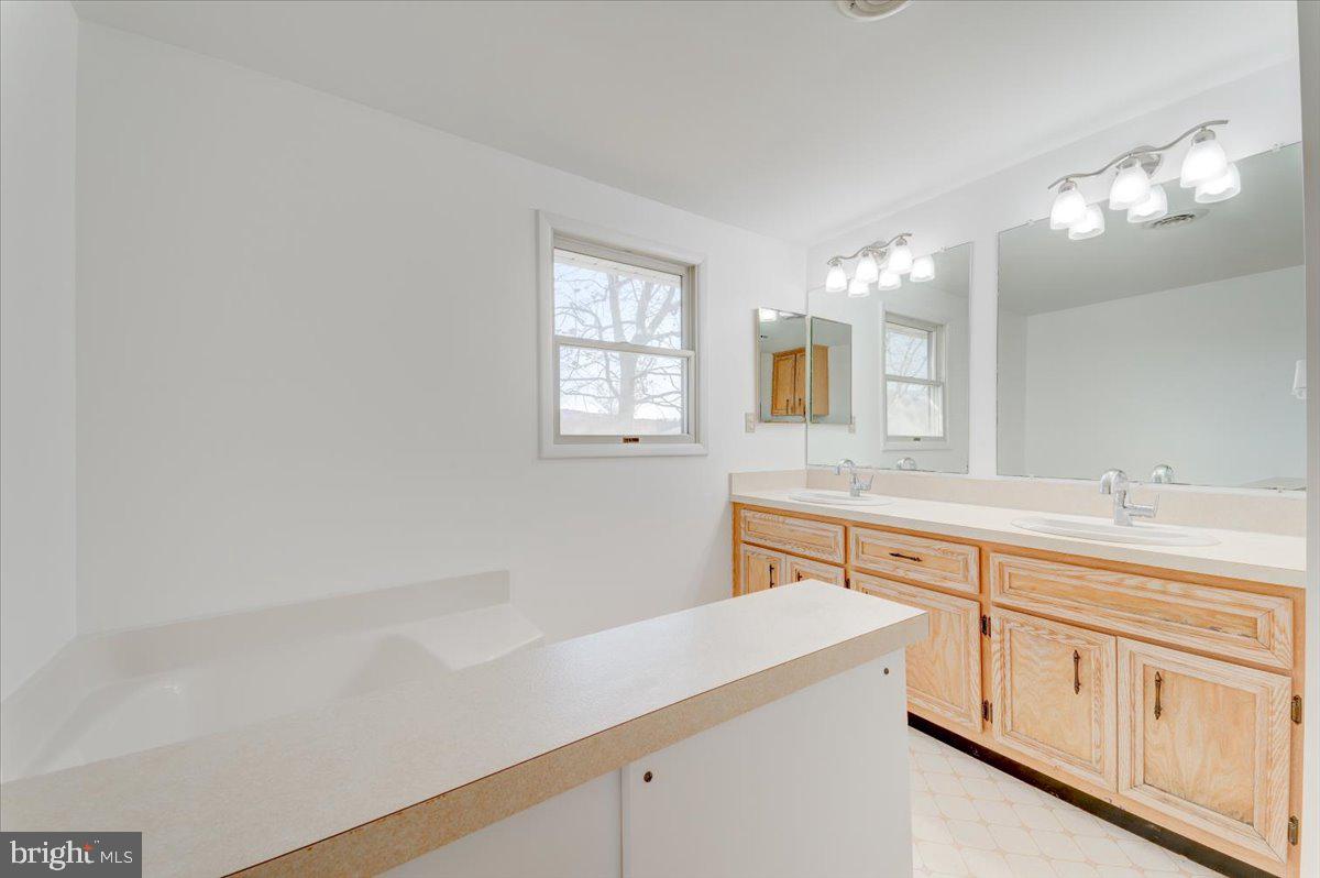 13421 Rowe Road Smithsburg, MD 21783 - Photo 14 of 25 Gallery Image 14