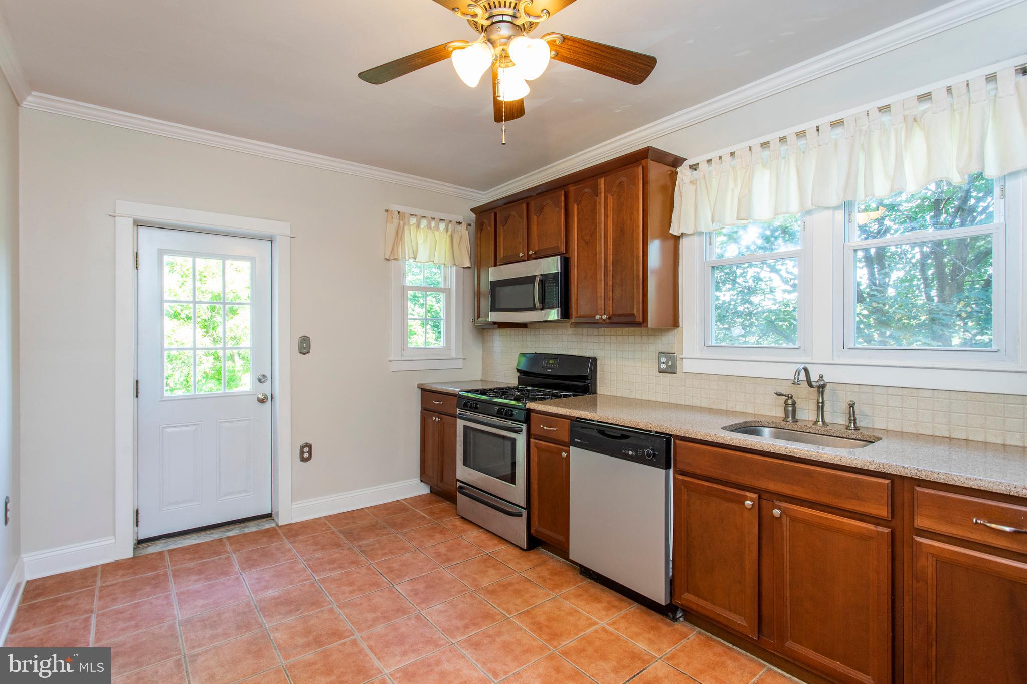 57 Waverly Road Havertown, PA 19083 - Photo 11 of 28 Kitchen