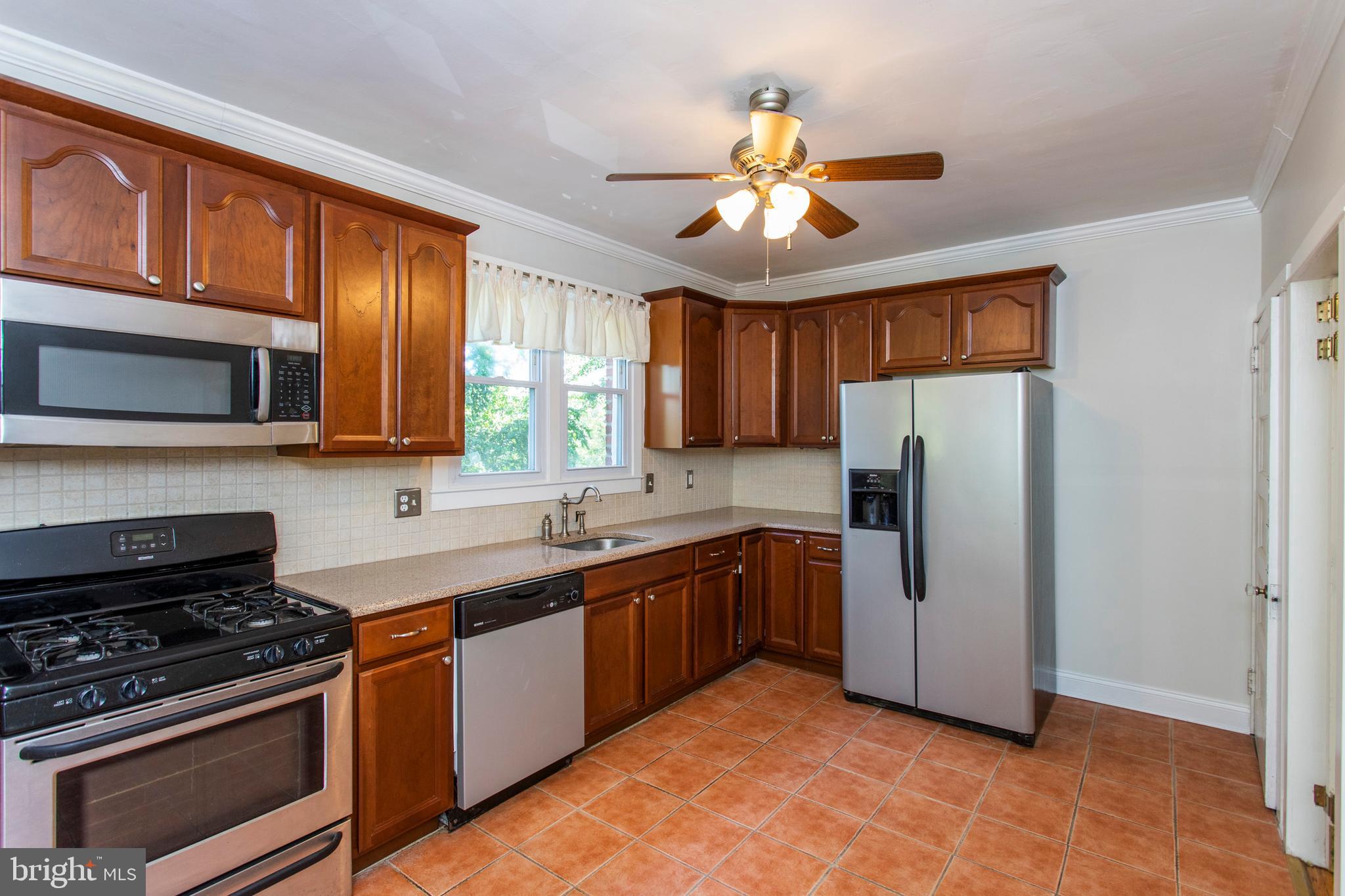 57 Waverly Road Havertown, PA 19083 - Photo 12 of 28 Kitchen