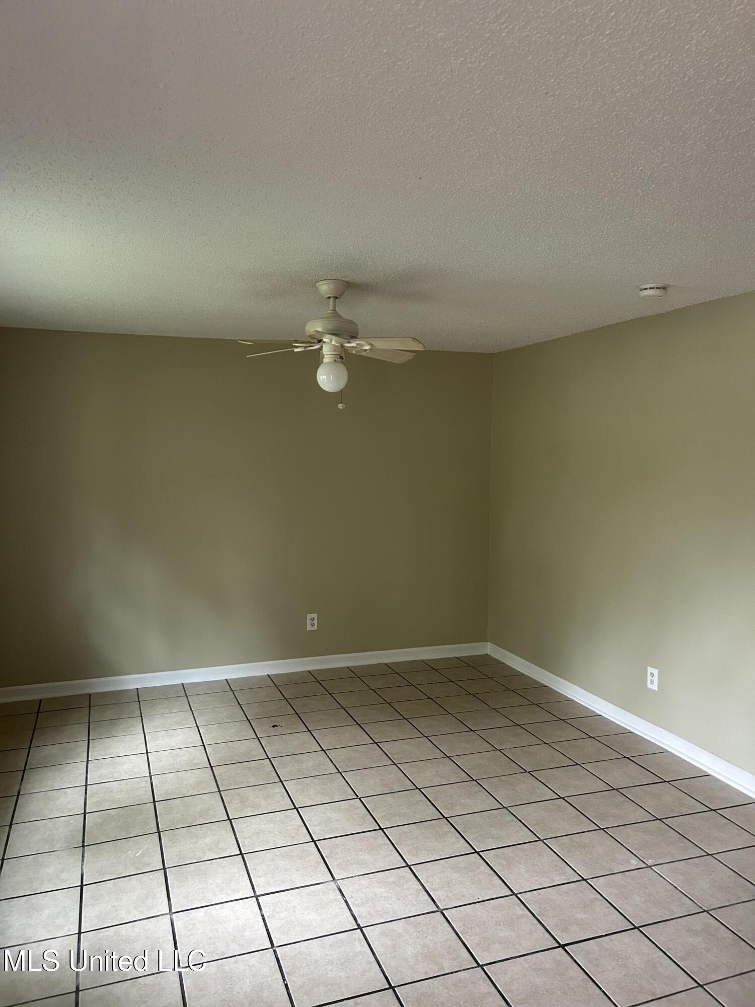 6443 Jasmine Street, Unit D1 Moss Point, MS 39563 - Photo 3 of 3 IMG_0567