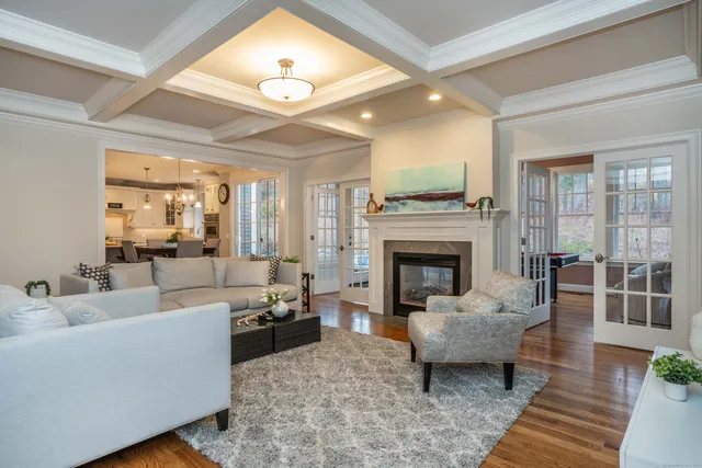 $1,150,000 | 7 Newcastle Place, Farmington, CT 06085