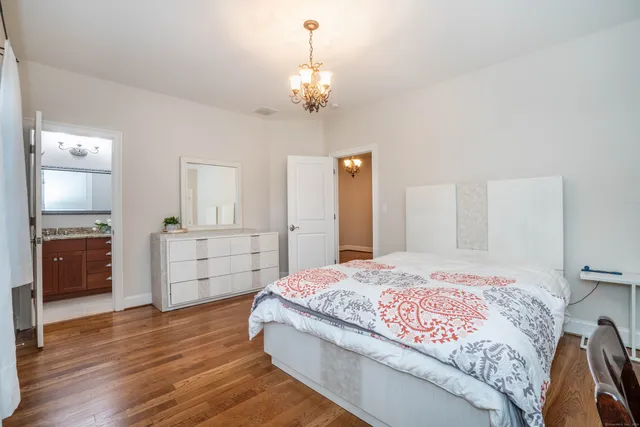 $1,150,000 | 7 Newcastle Place, Farmington, CT 06085