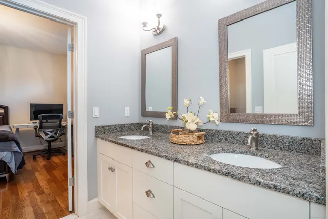 $1,150,000 | 7 Newcastle Place, Farmington, CT 06085