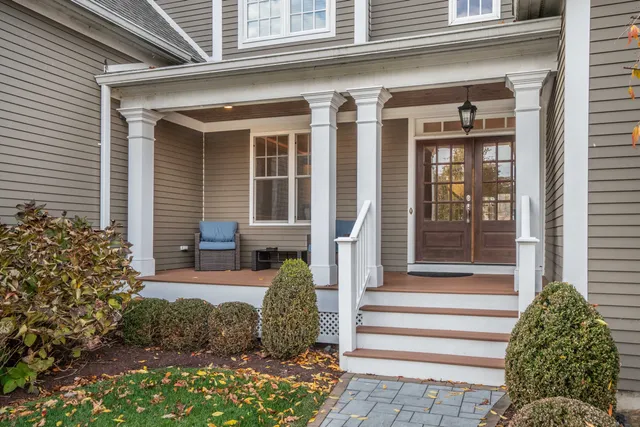 $1,150,000 | 7 Newcastle Place, Farmington, CT 06085