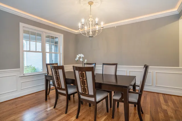 $1,150,000 | 7 Newcastle Place, Farmington, CT 06085