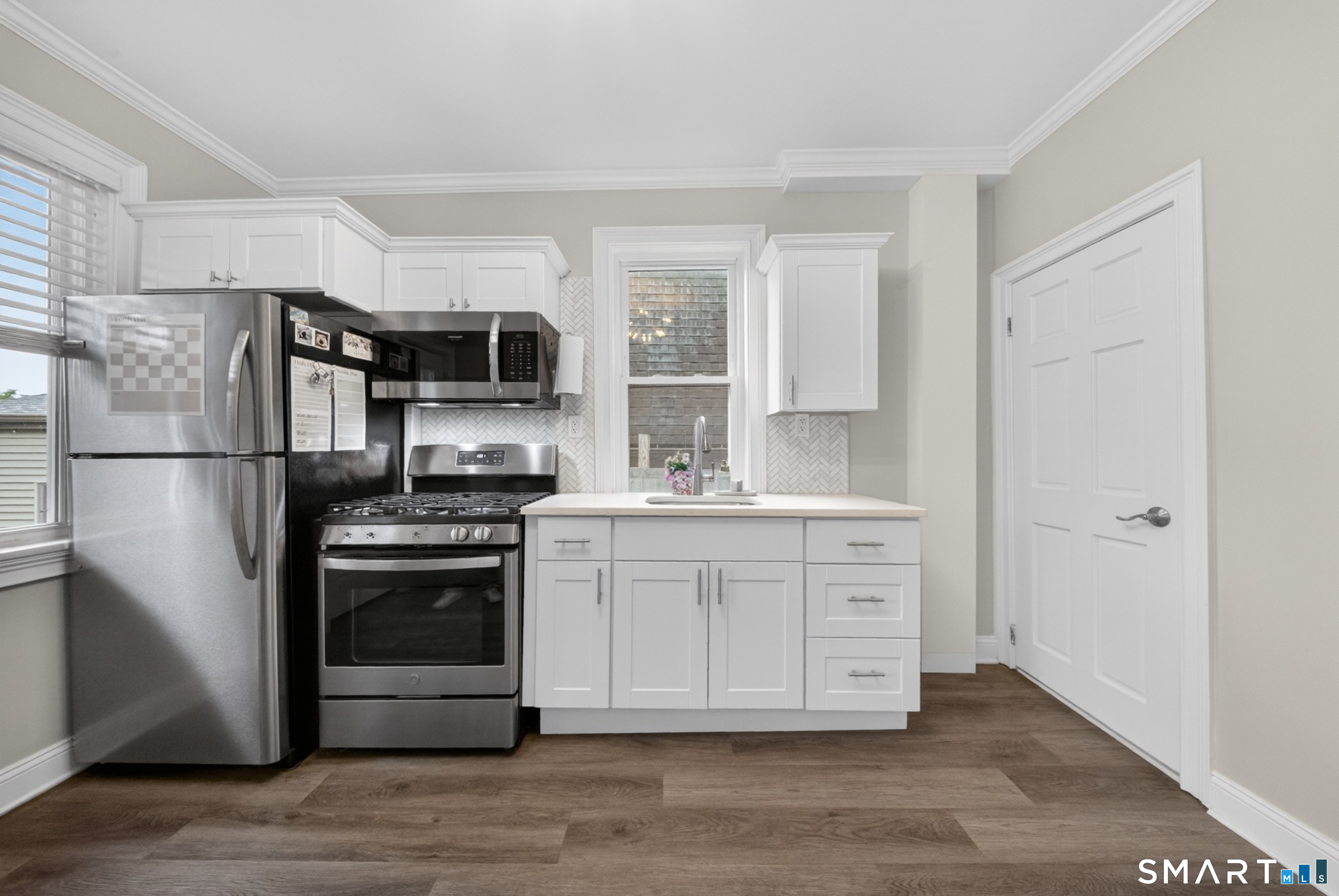 241 Old Stratfield Road Fairfield, CT 06825 - Photo 25 of 40