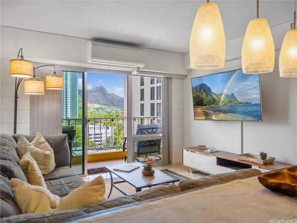 $525,000 | 303 Liliʻuokalani Avenue, Unit 1104, Honolulu, HI 96815