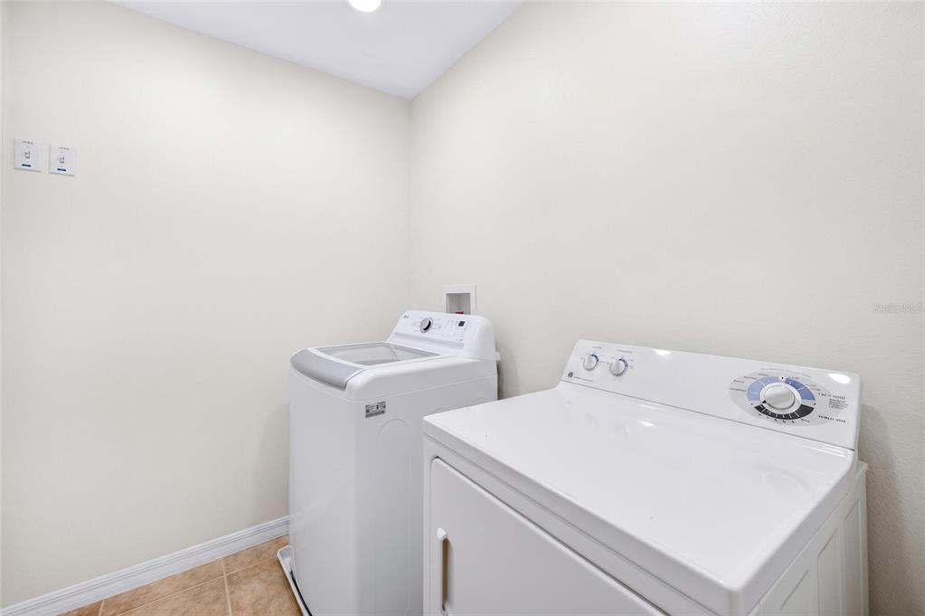 8919 North River Road Tampa, FL 33635 - Photo 32 of 55
