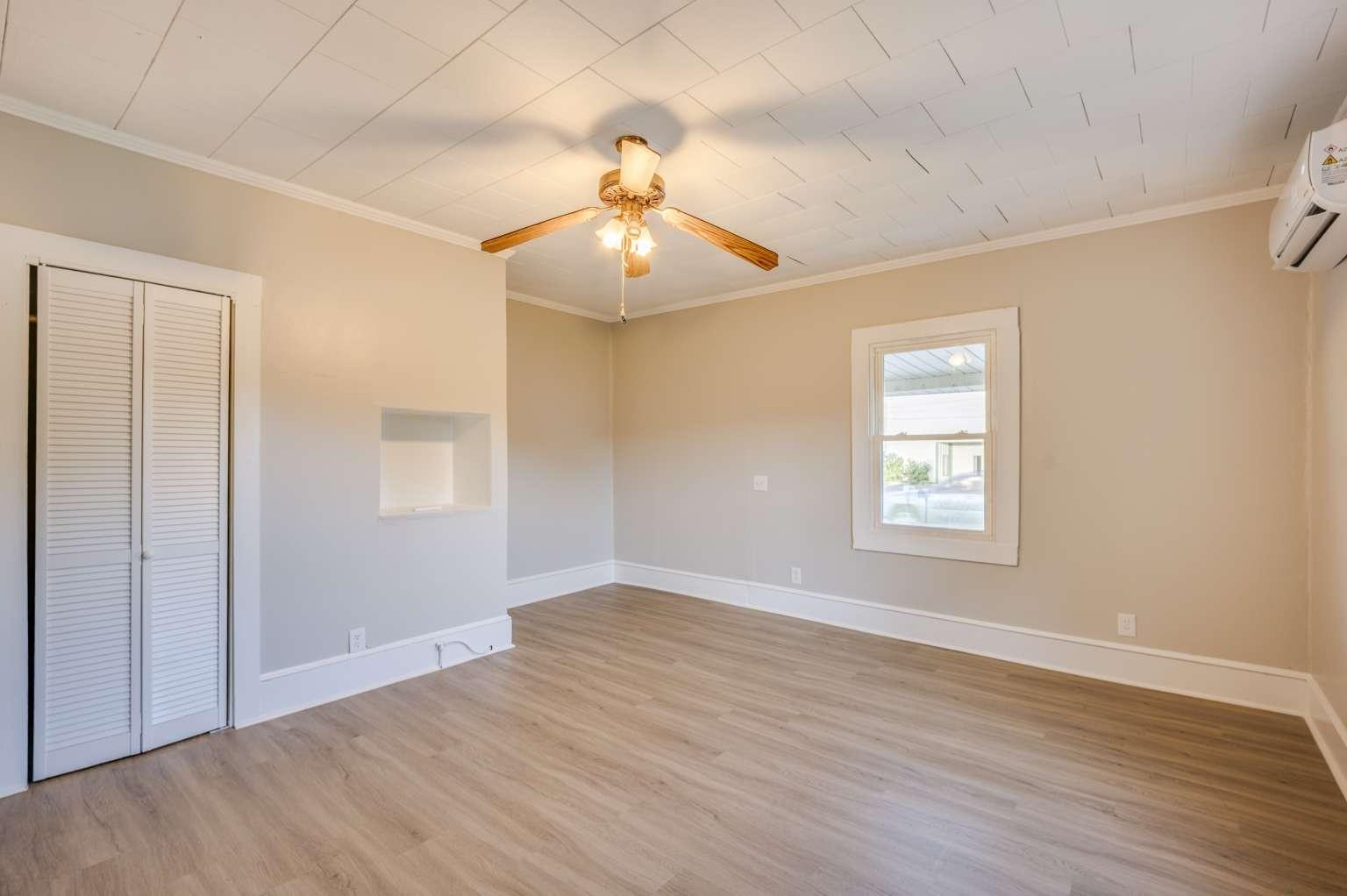 282 Tucapau Road Wellford, SC 29385 - Photo 11 of 21