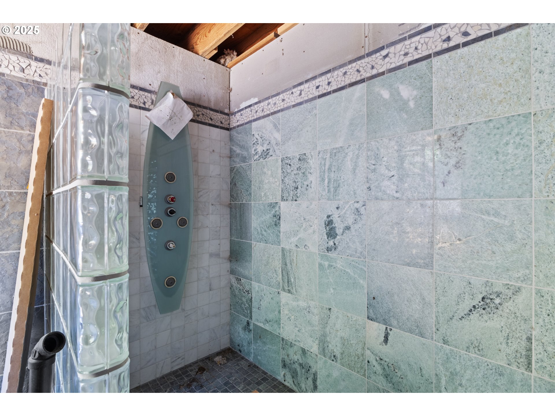 58812 Garden Valley Road Coquille, OR 97423 - Photo 31 of 36 a bathroom with a shower and a sink