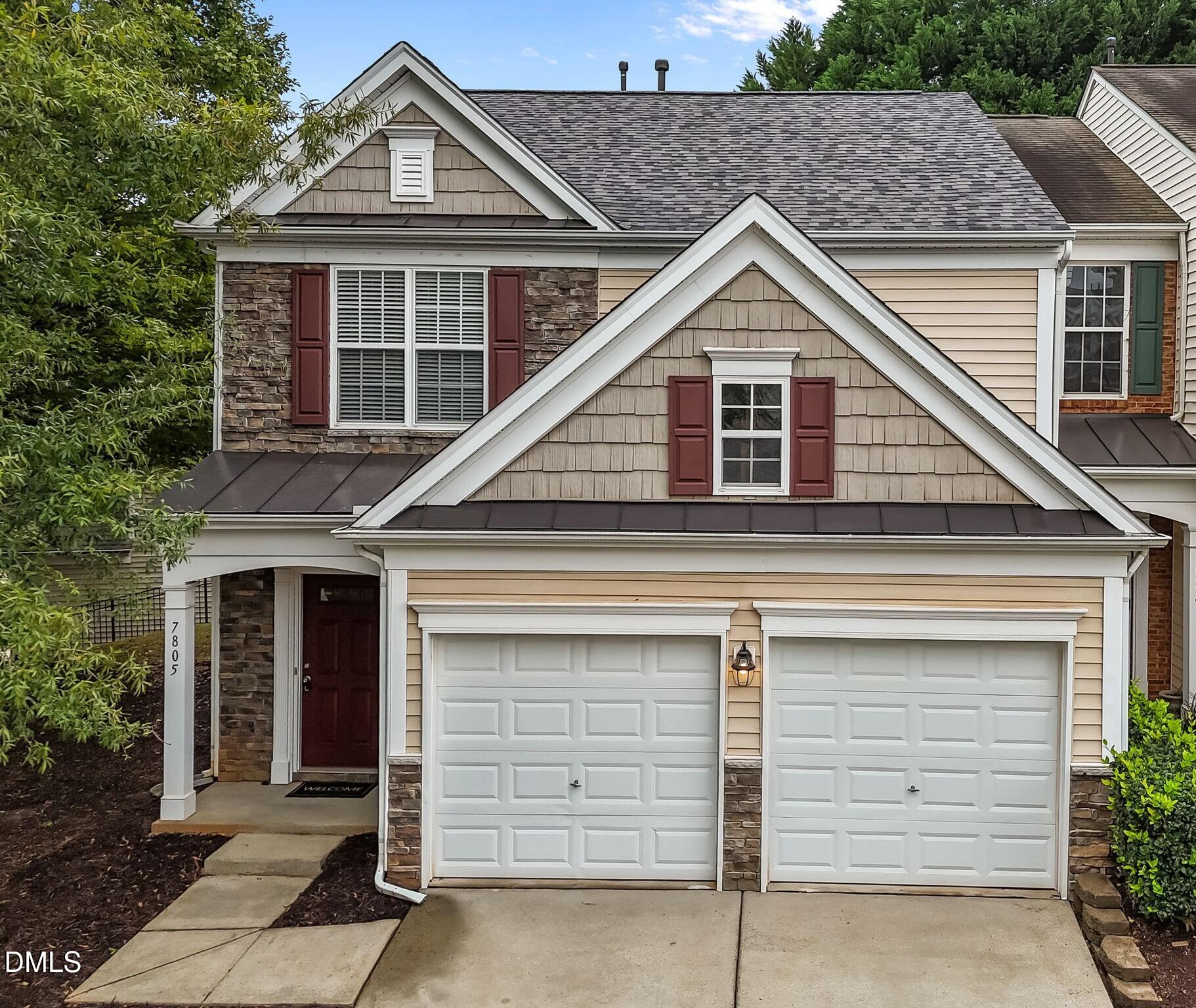 a view of a house of a garage