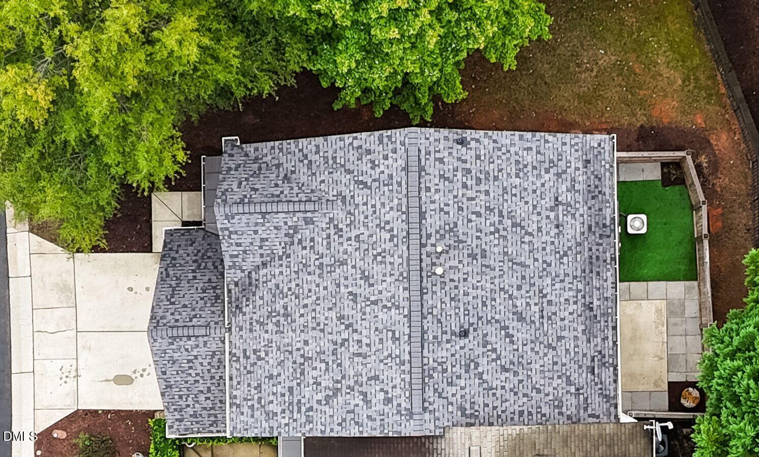7805 Jeffrey Alan Court Raleigh, NC 27613 - Photo 36 of 46 view of a yard