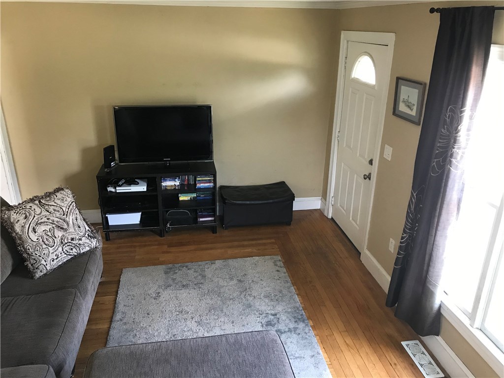 71 Nausauket Road Warwick, RI 02886 - Photo 9 of 12