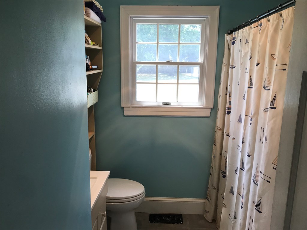 71 Nausauket Road Warwick, RI 02886 - Photo 10 of 12