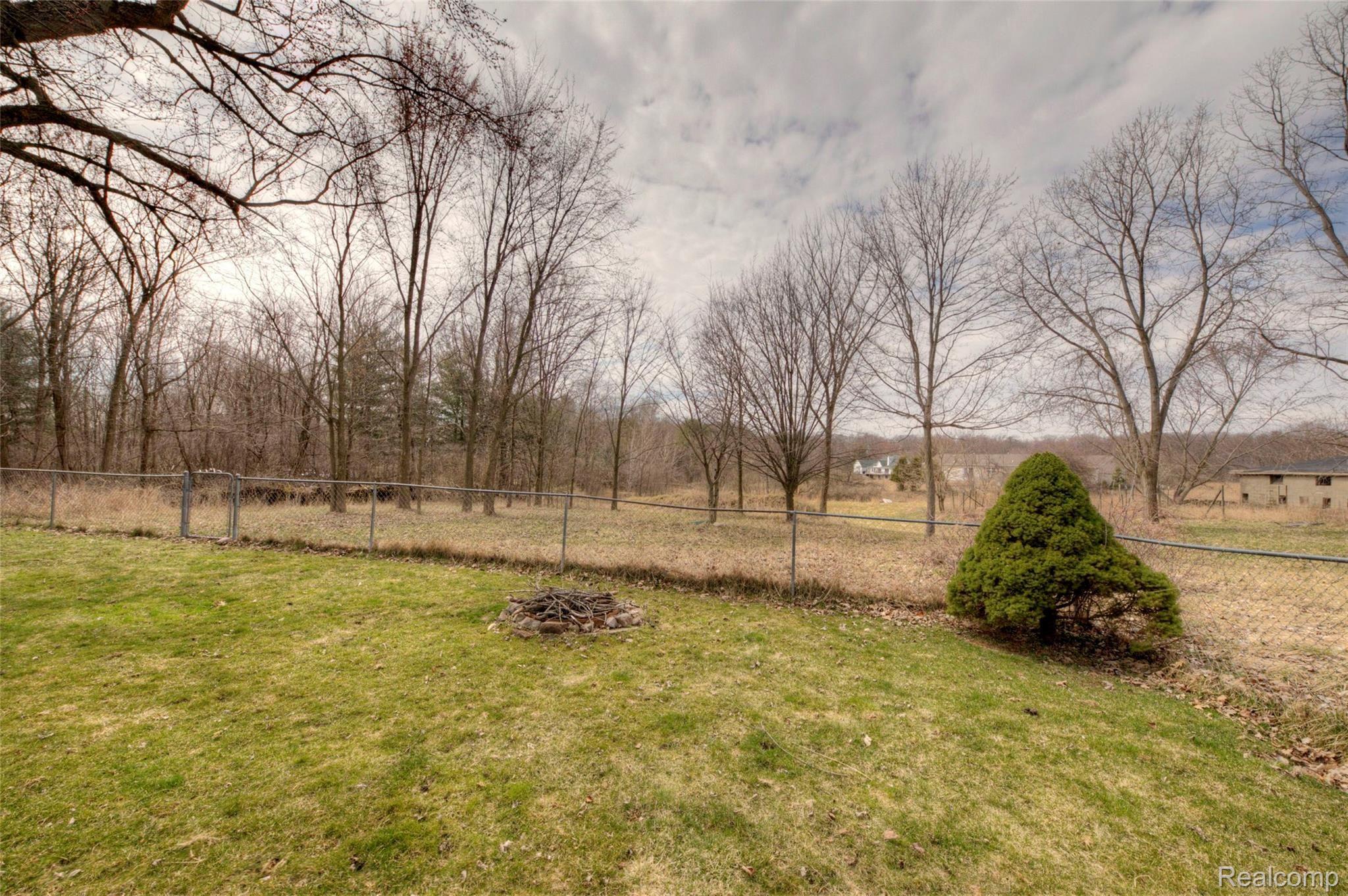 7139 Mabley Hill Road Fenton, MI 48430 - Photo 31 of 35 4H8A6740_1_2.jpg