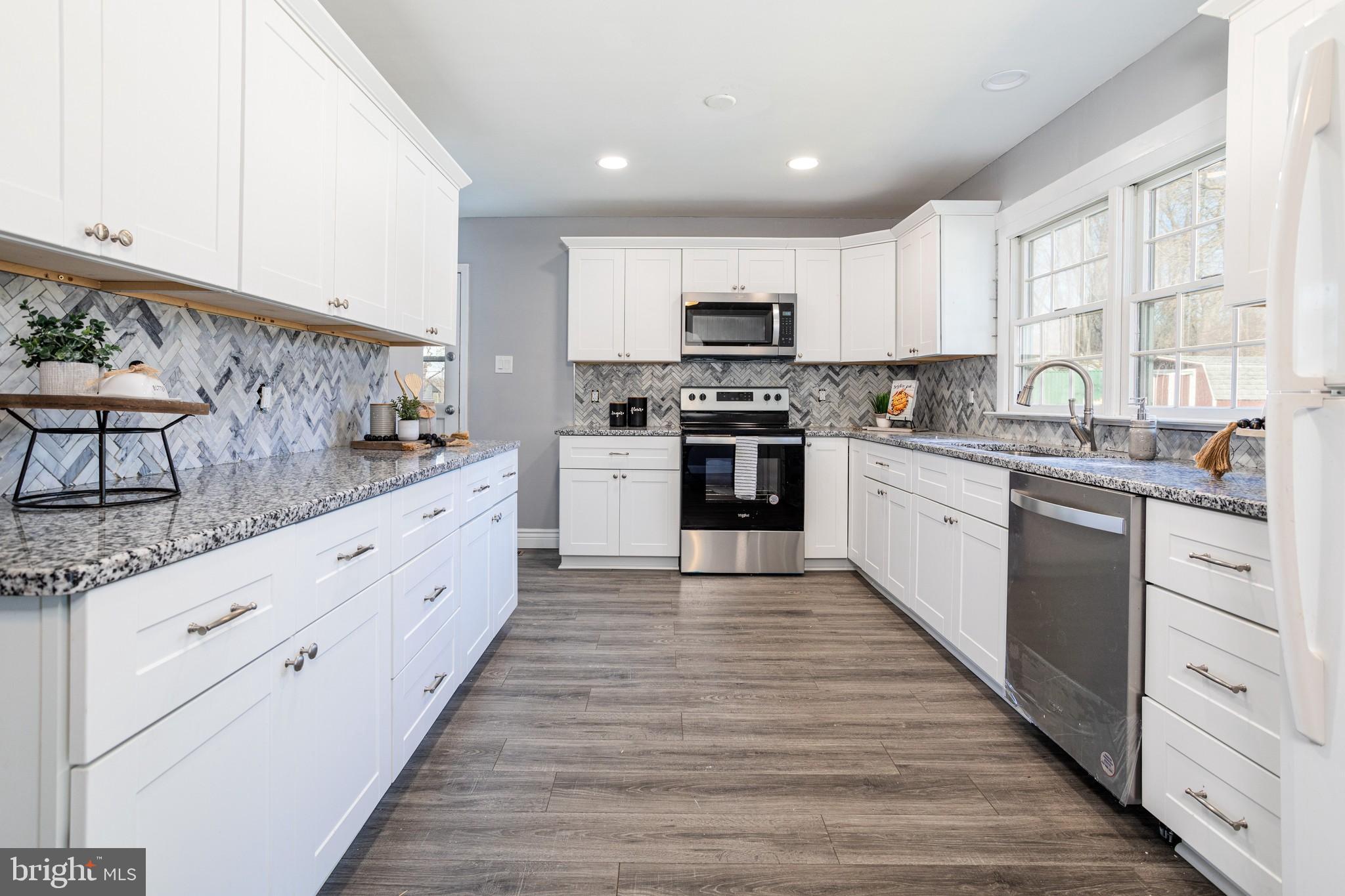 184 Burlin Road Port Deposit, MD 21904 - Photo 5 of 18 Granite counters, stainless appliances